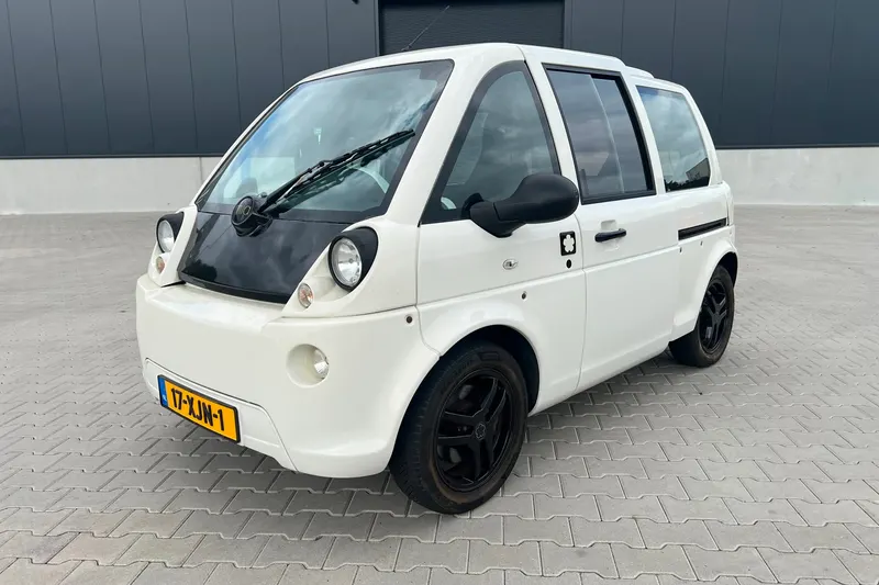 Mia Electric (2012)