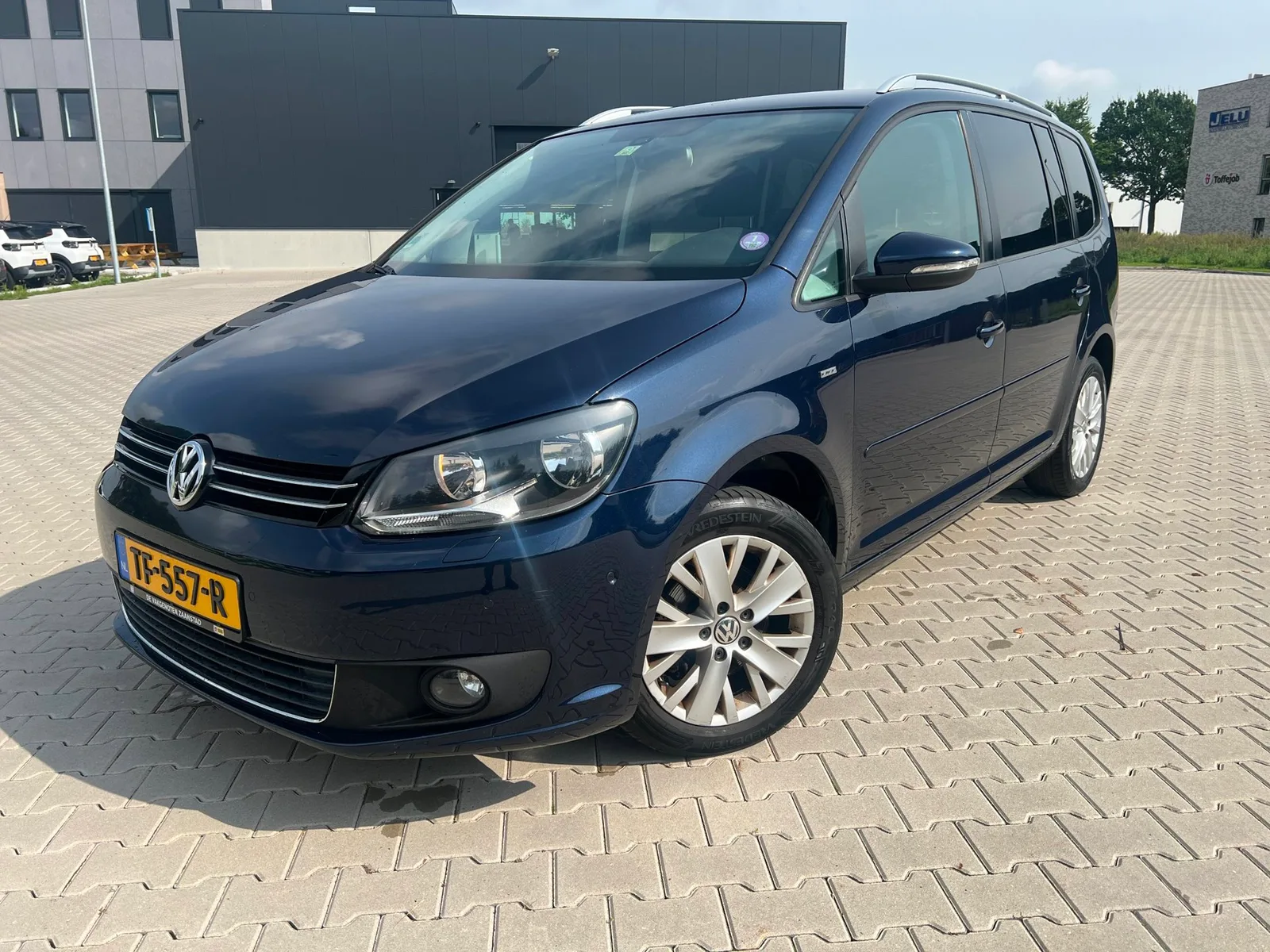 Volkswagen Touran (2013) — foto 1