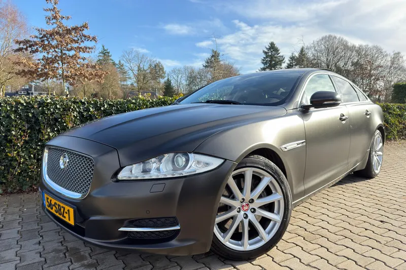 Jaguar XJ (2011)