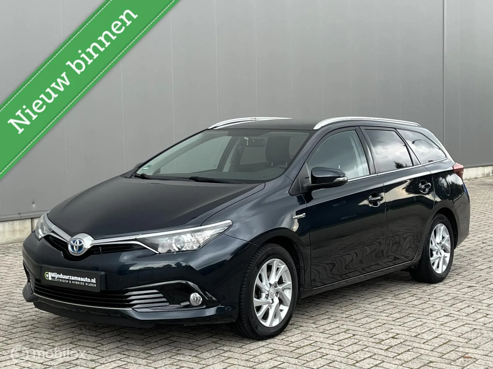 Toyota Auris (2015) — foto 1