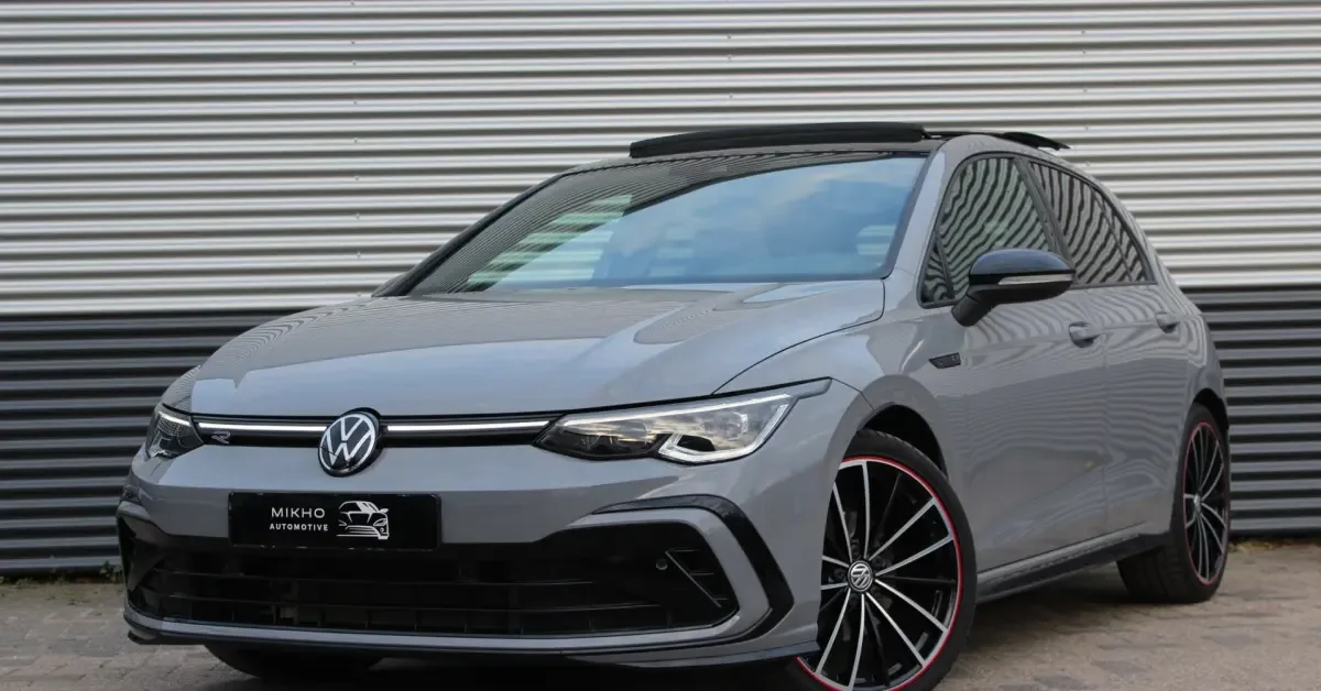 Volkswagen Golf (2022) — foto 1