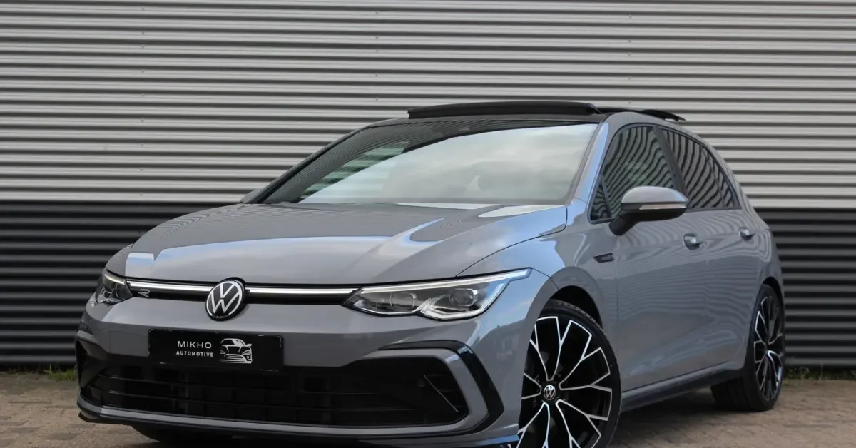 Volkswagen Golf (2023) — foto 1