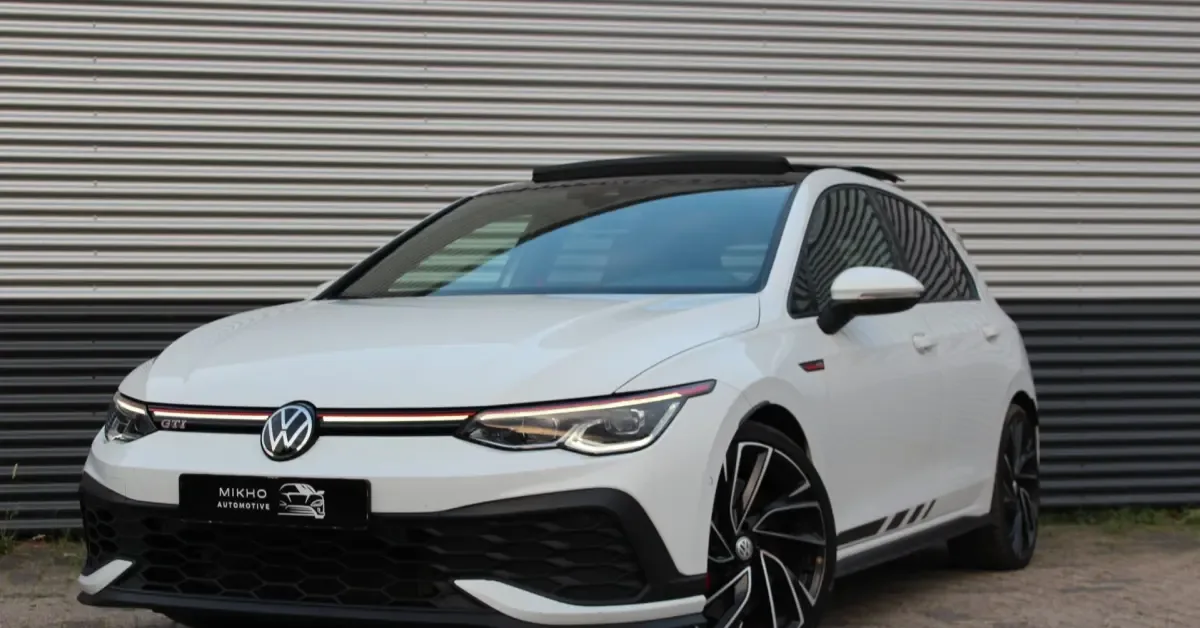 Volkswagen Golf (2021) — foto 1
