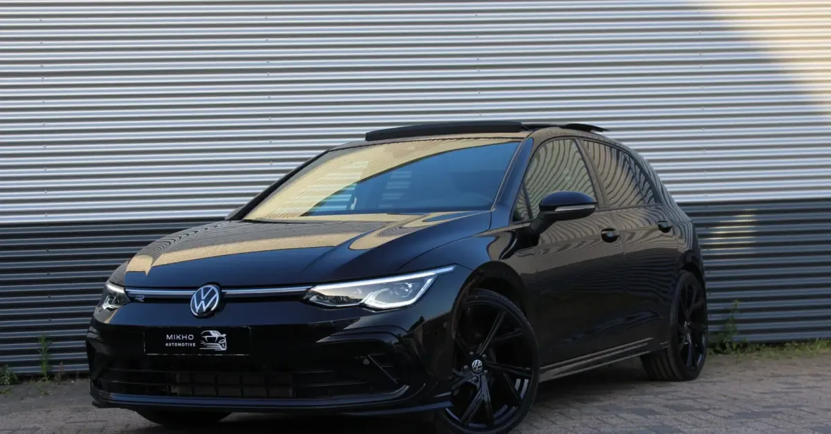 Volkswagen Golf (2022) — foto 1