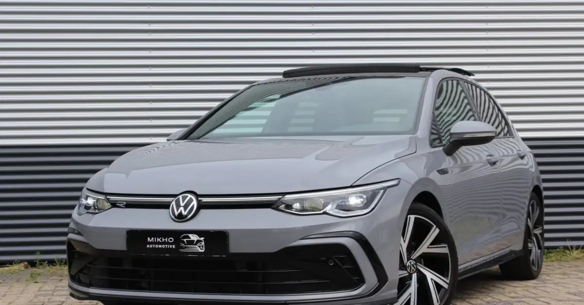 Volkswagen Golf (2021) — foto 1