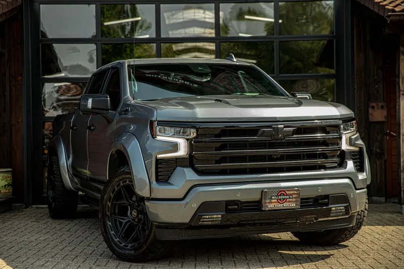 Chevrolet SILVERADO (2024)