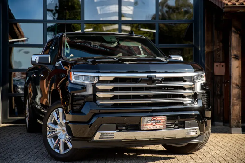 Chevrolet Silverado (2023)