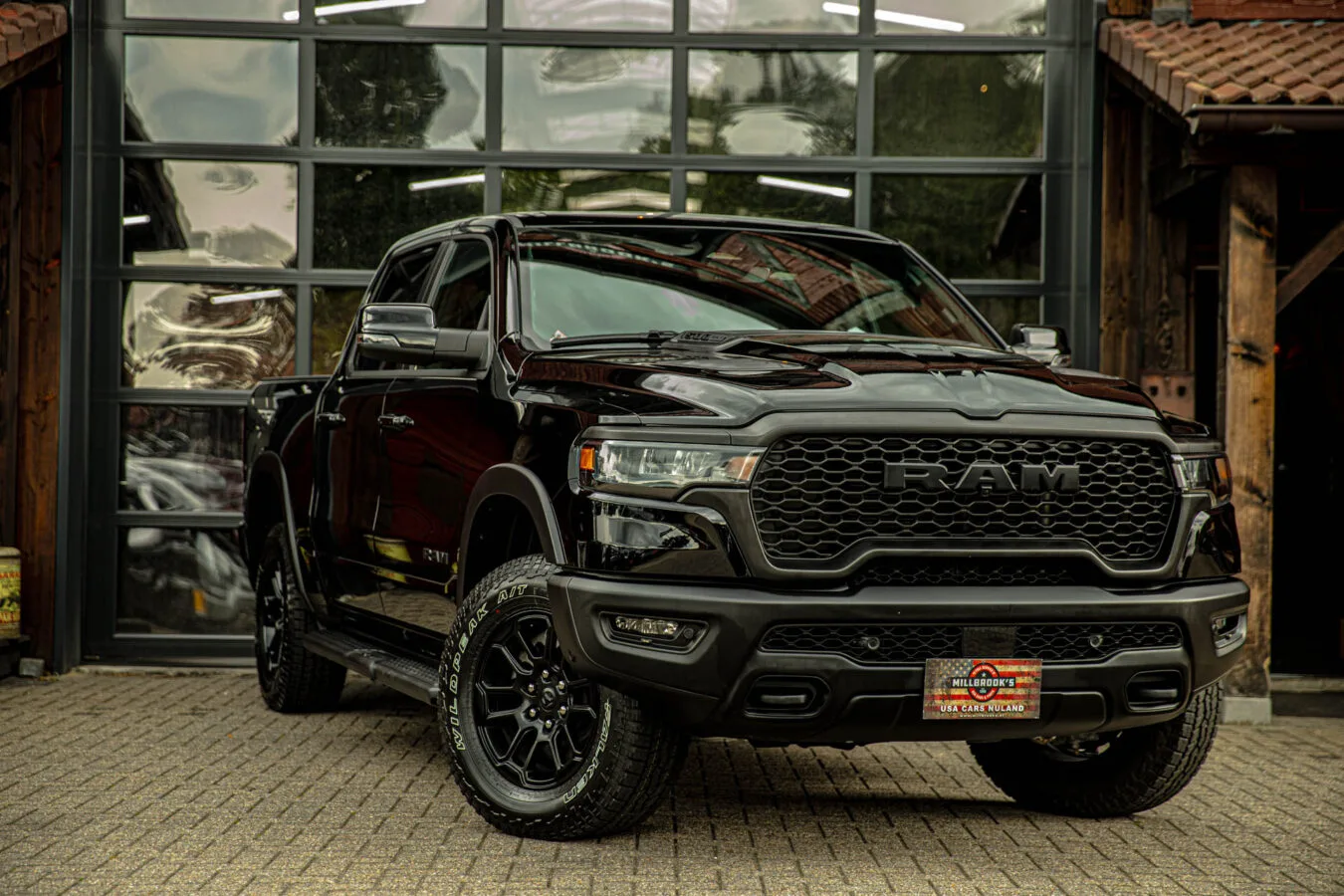 Dodge Ram (2024) — foto 1