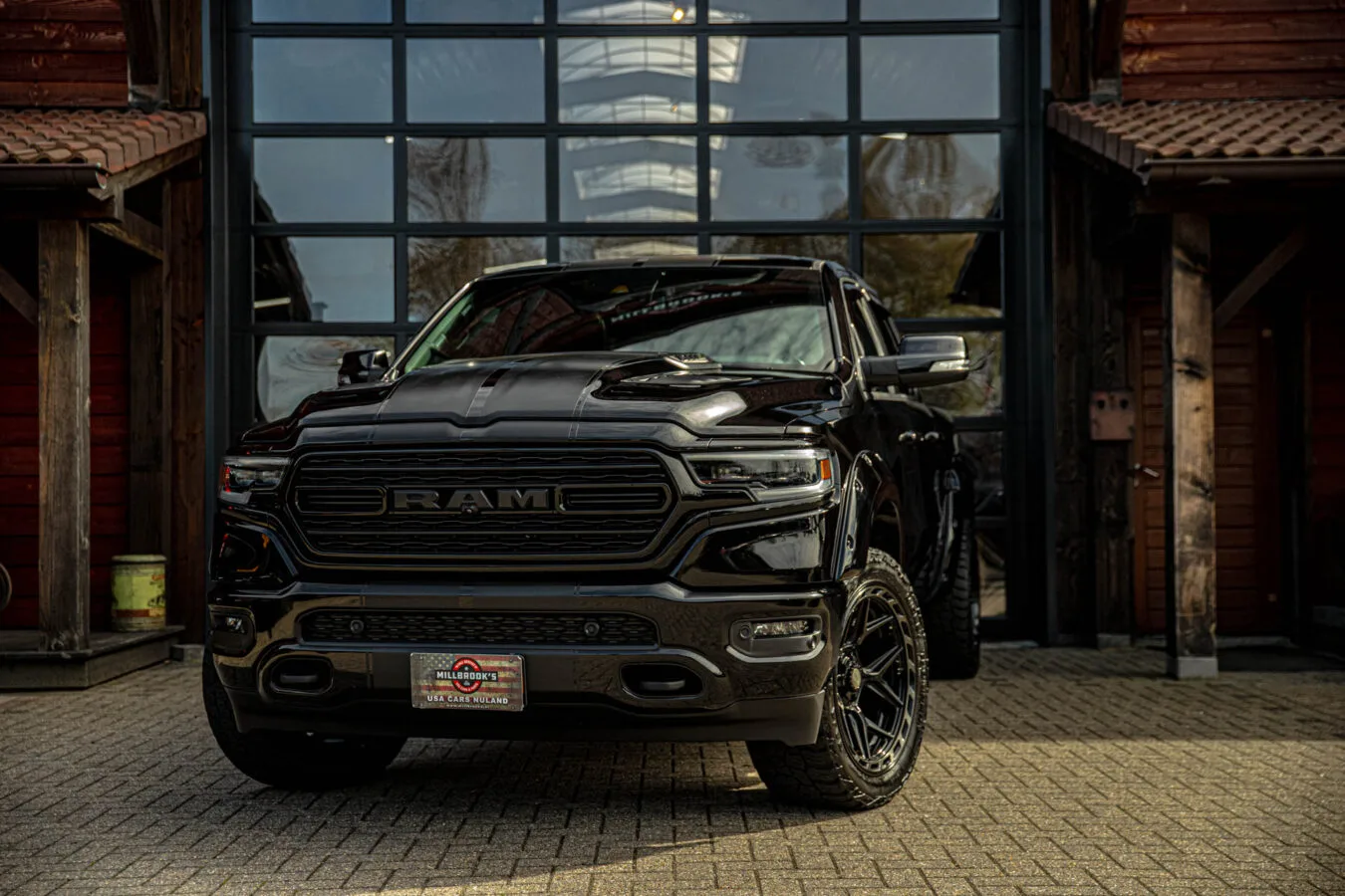 Dodge Ram (2023) — foto 1