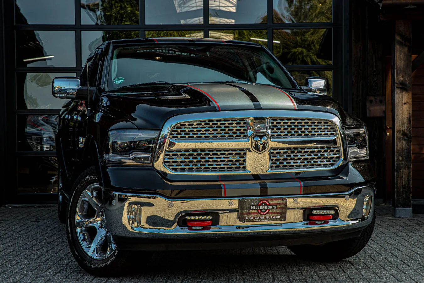 Dodge Ram (2015) — foto 1