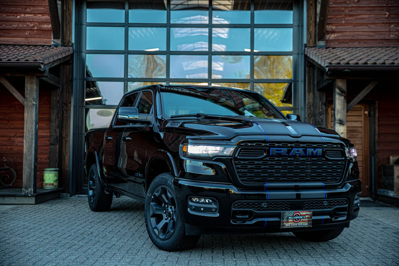 Dodge Ram (2024) — foto 1
