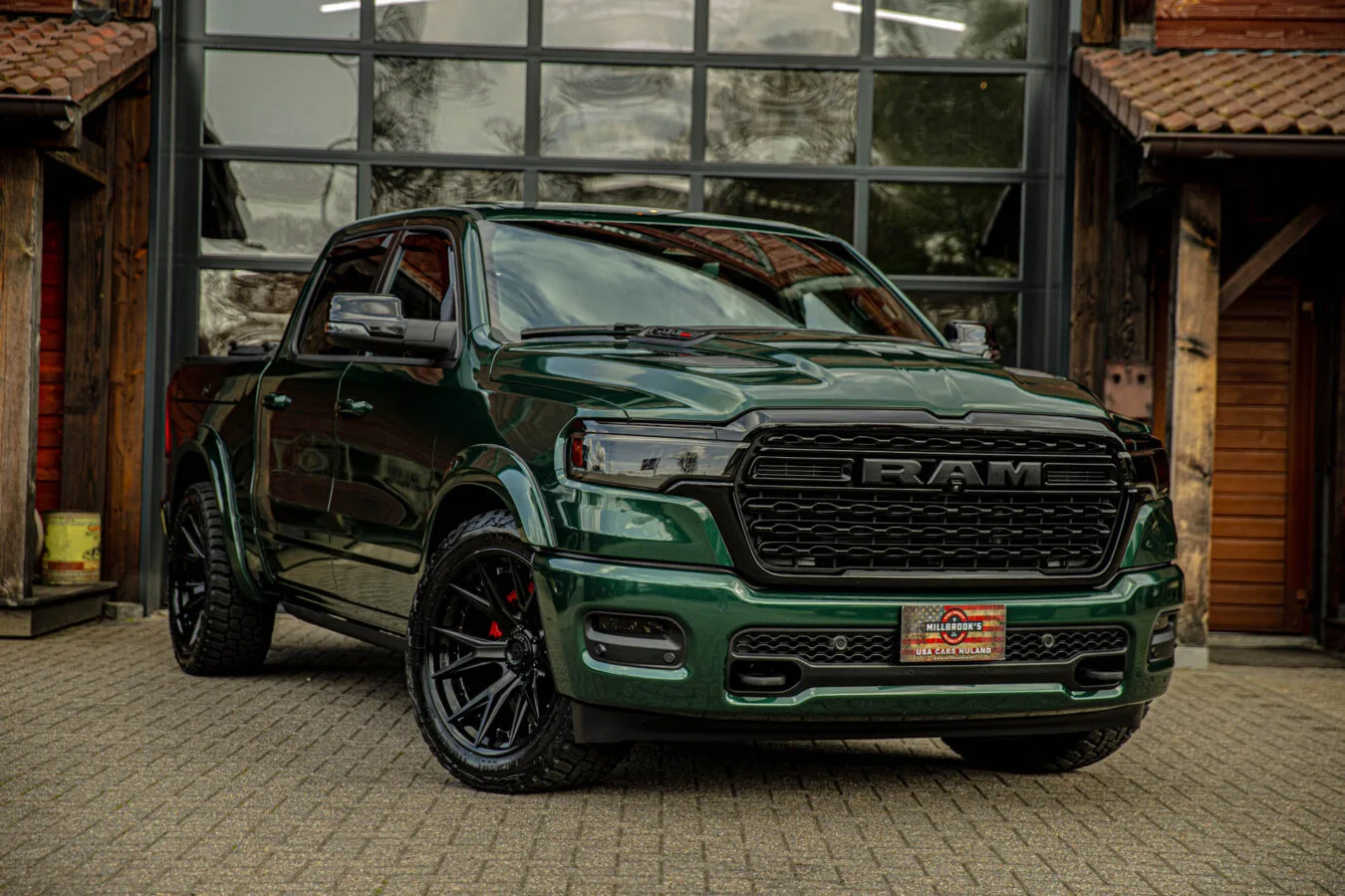 Dodge Ram (2024) — foto 1