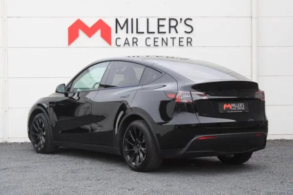 Tesla Model Y (2025) — foto 1
