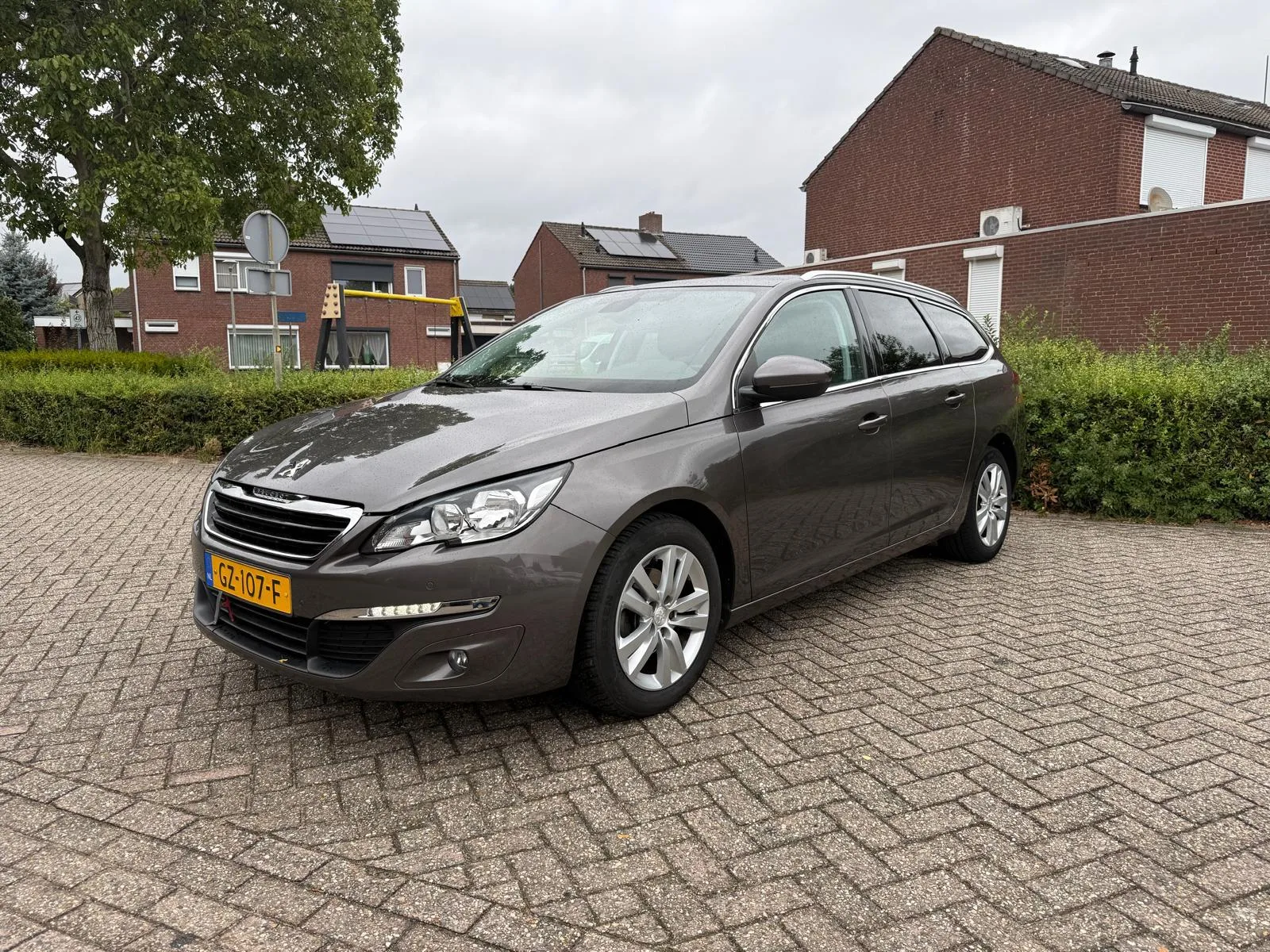 Peugeot 308 (2015) — foto 1