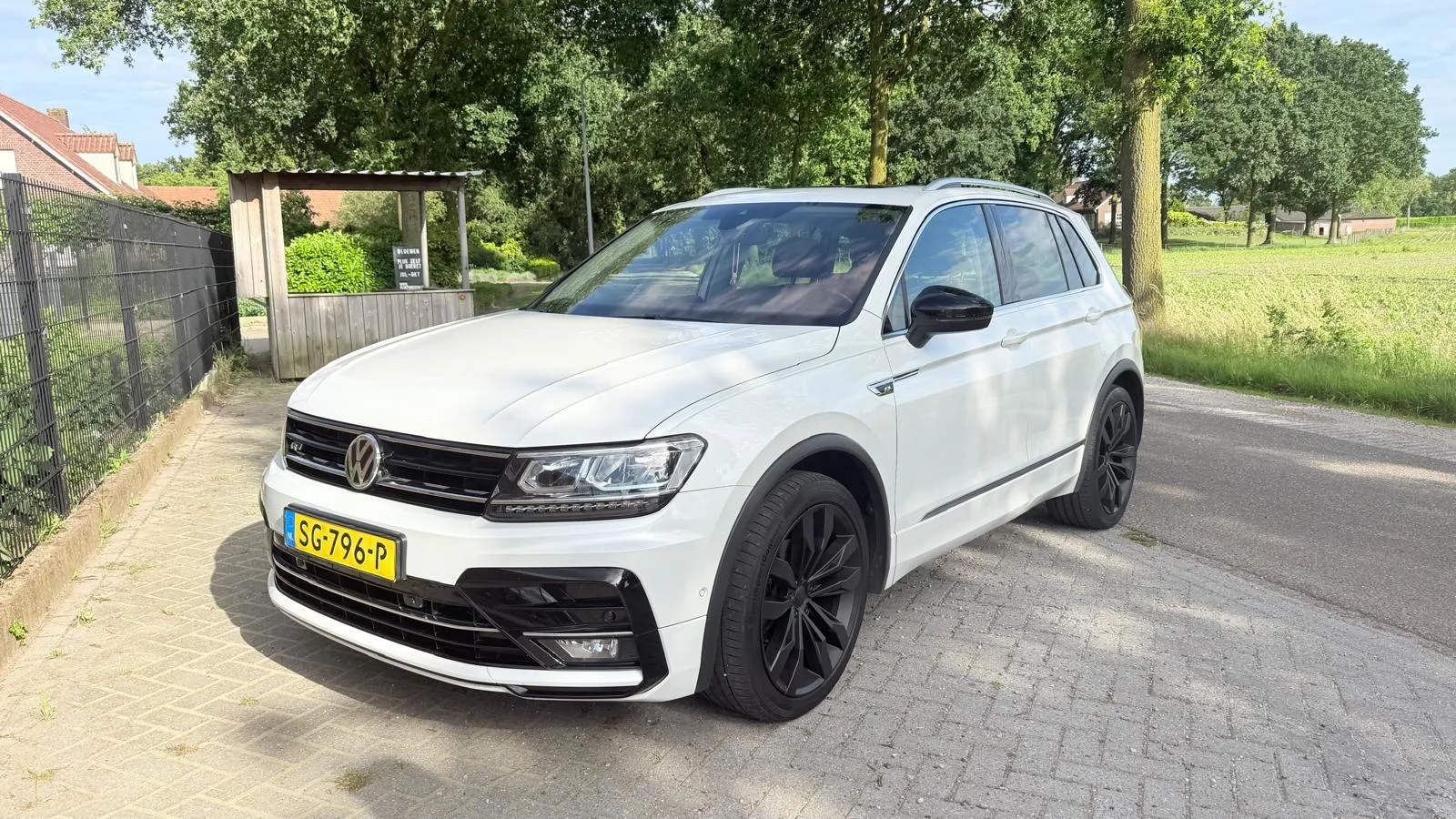 Volkswagen Tiguan (2018) — foto 1