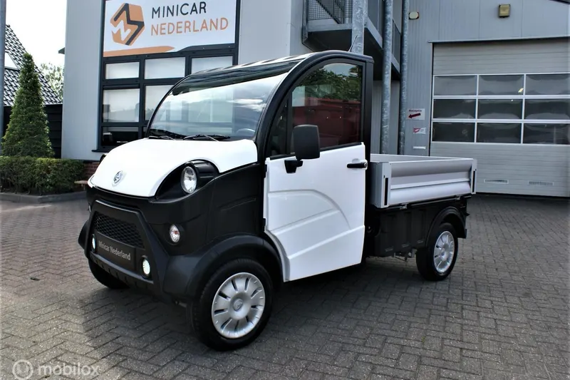 Aixam E-Truck (2020)