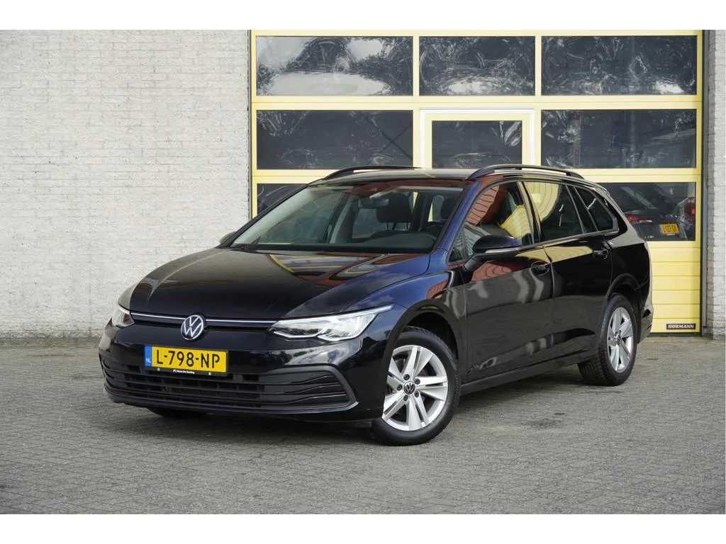 Volkswagen Golf (2021) — foto 1