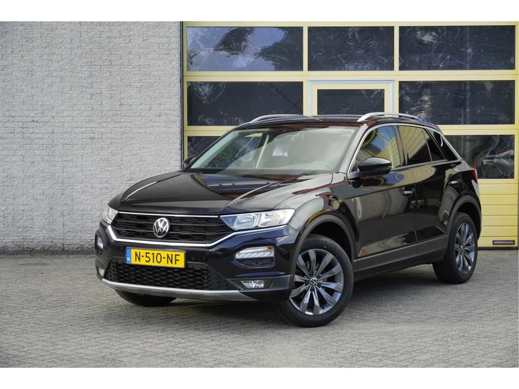 Volkswagen T-Roc (2021) — foto 1