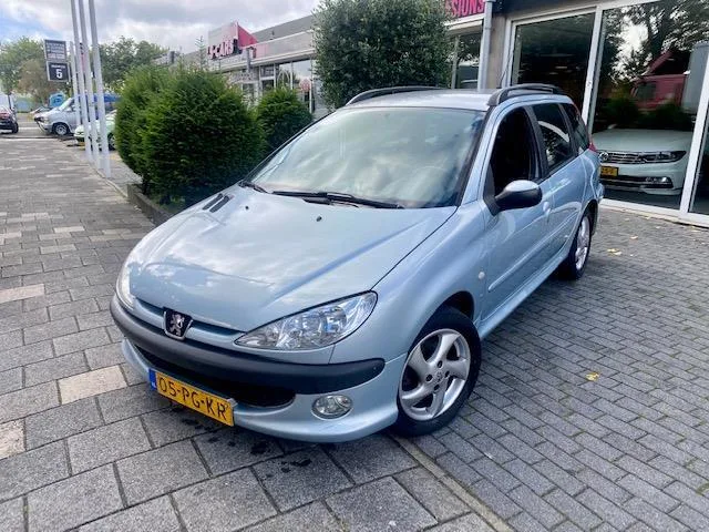 Peugeot 206 (2004) — foto 1