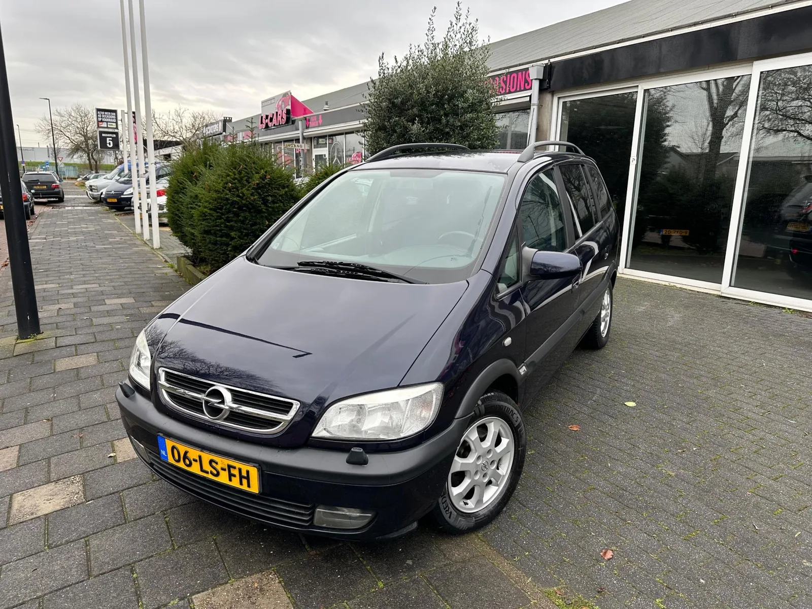 Opel Zafira (2003) — foto 1