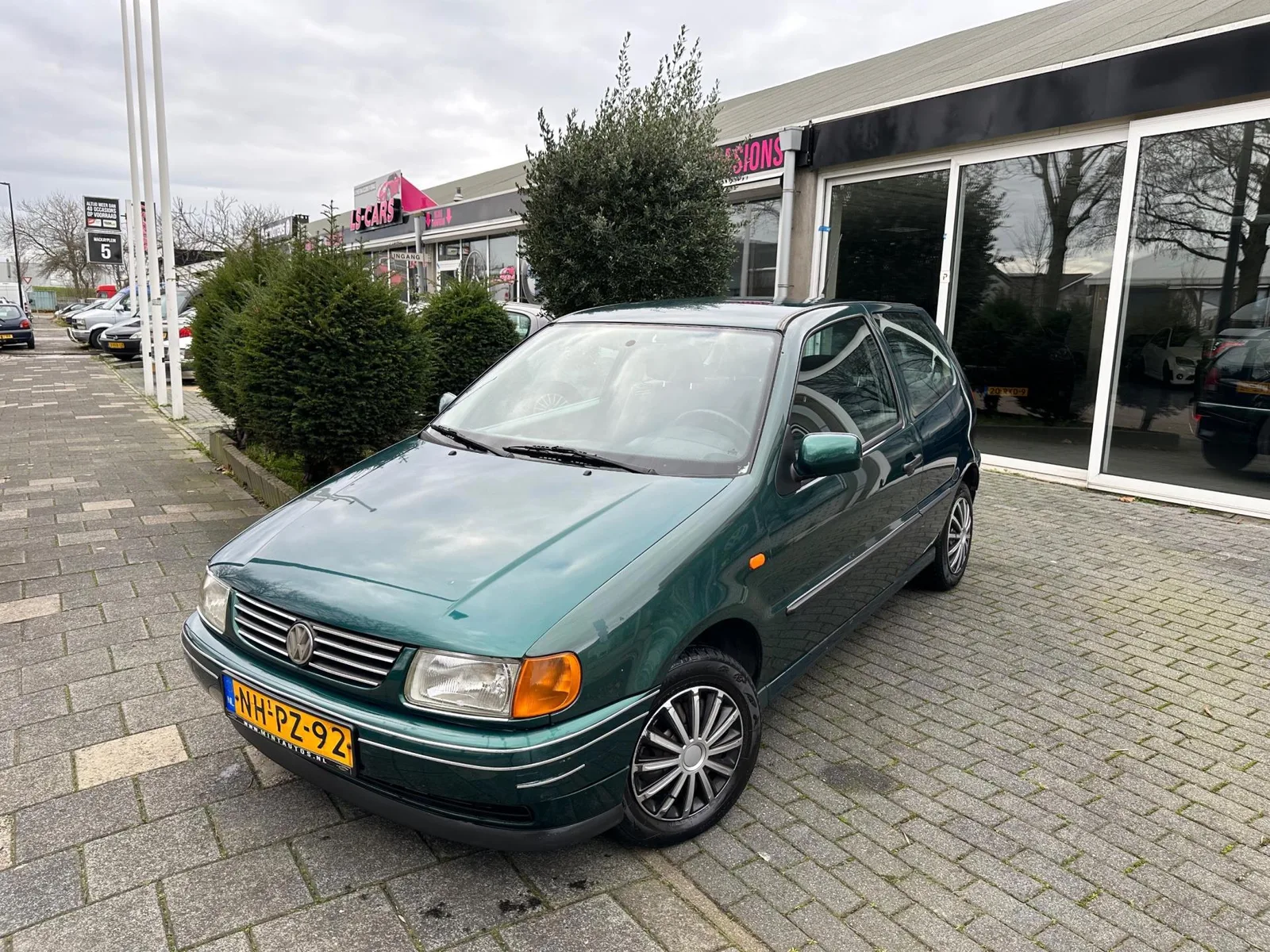 Volkswagen Polo (1996) — foto 1
