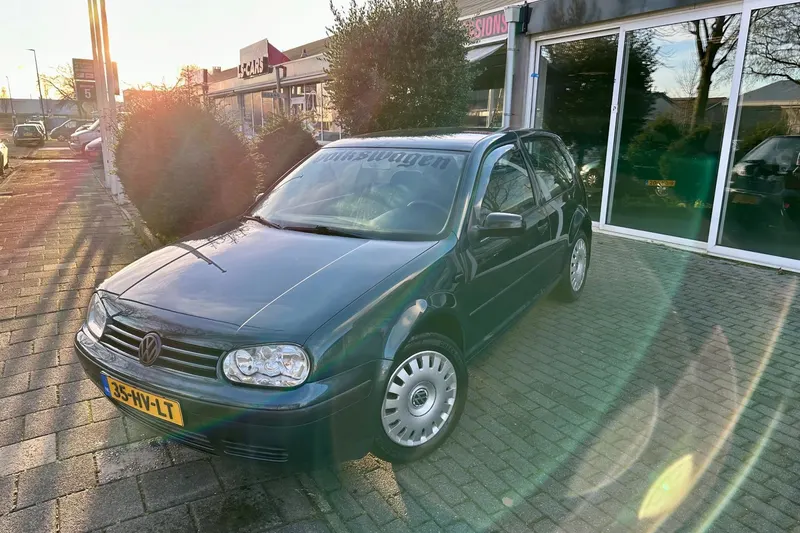 Volkswagen Golf (2002)