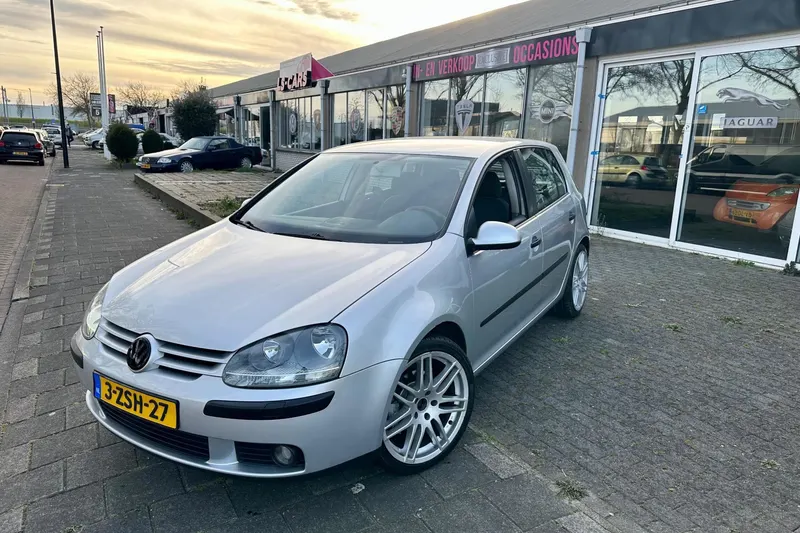 Volkswagen Golf (2004)