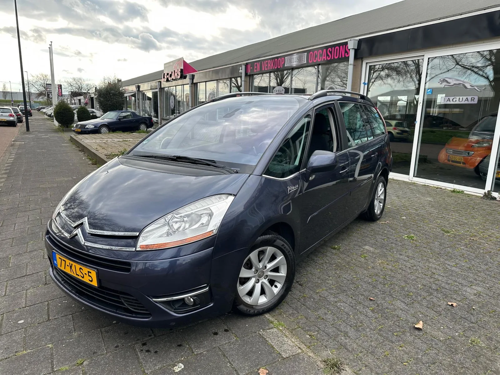 Citroën Grand C4 Picasso (2010) — foto 1