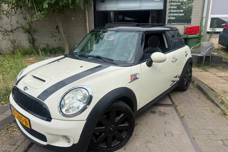 MINI Cooper S (2008)