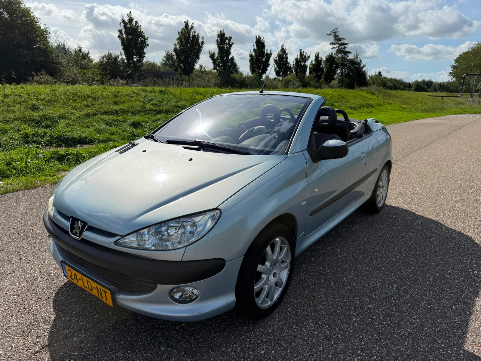 Peugeot 206 (2002) — foto 1