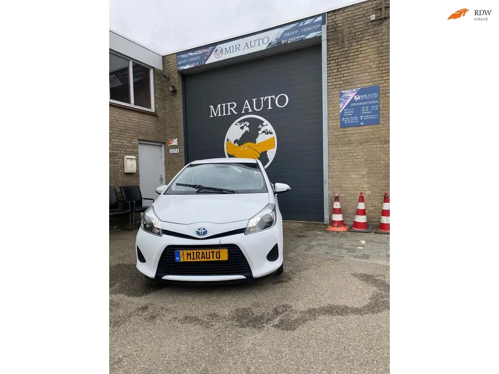 Toyota Yaris (2013) — foto 1