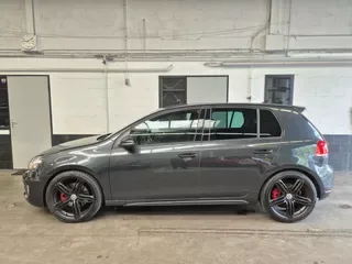 Volkswagen Golf (2010) — foto 1