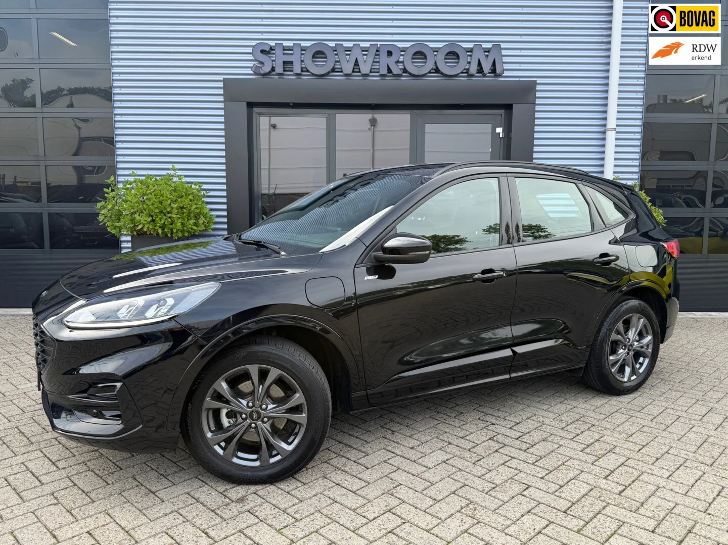 Ford Kuga (2023) — foto 1