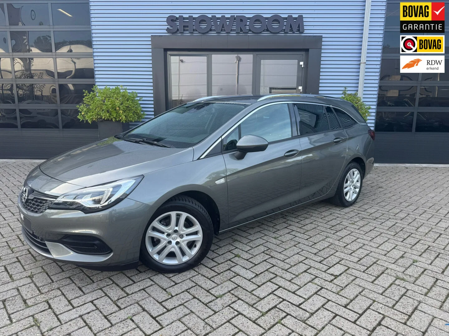 Opel Astra (2020) — foto 1