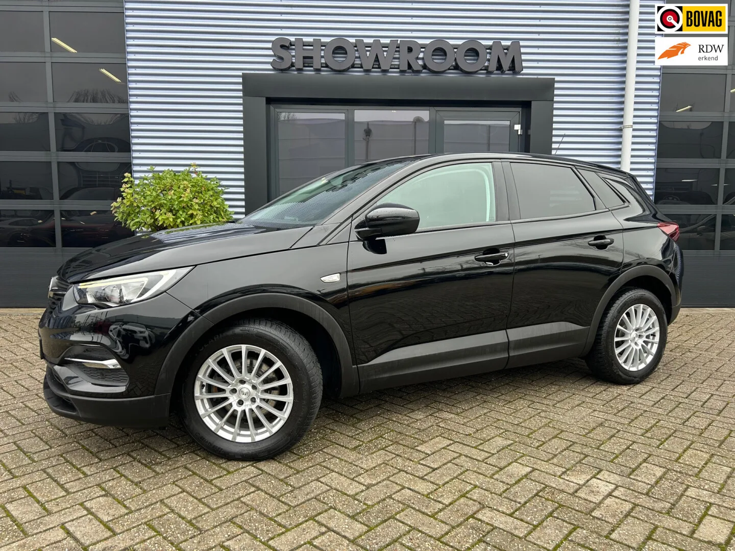 Opel Grandland X (2019) — foto 1