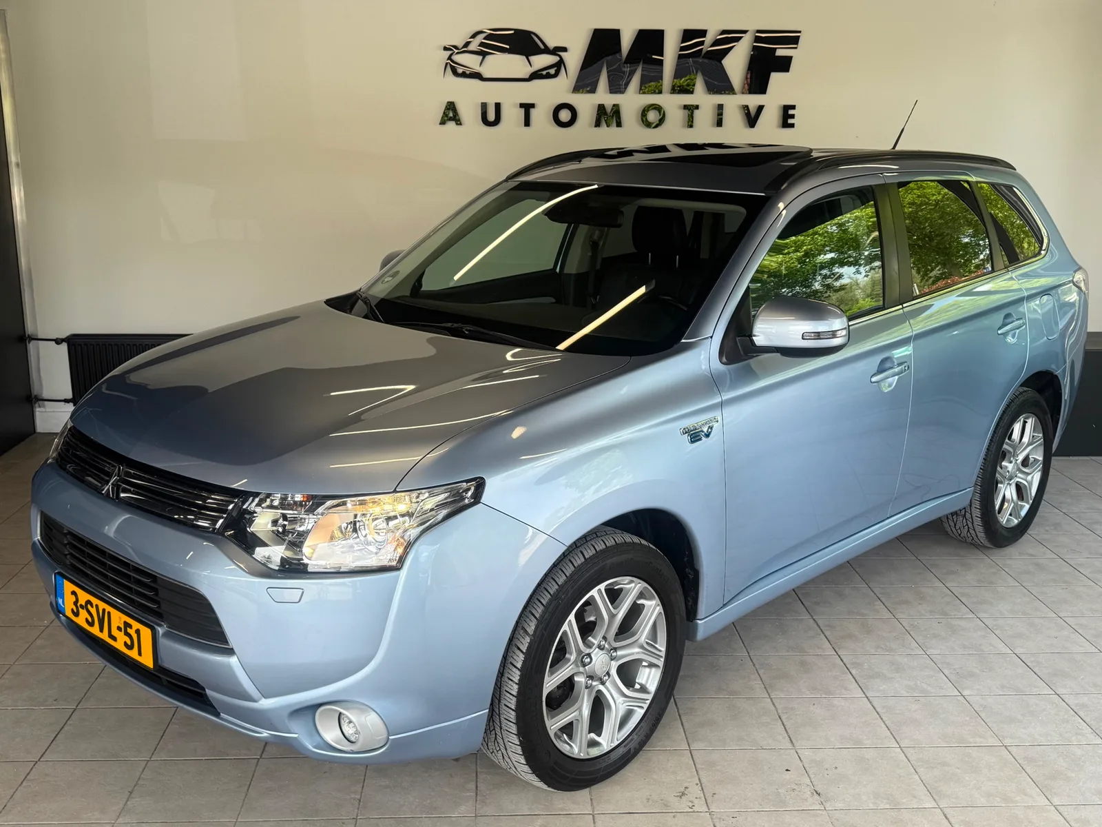 Mitsubishi Outlander (2013) — foto 1