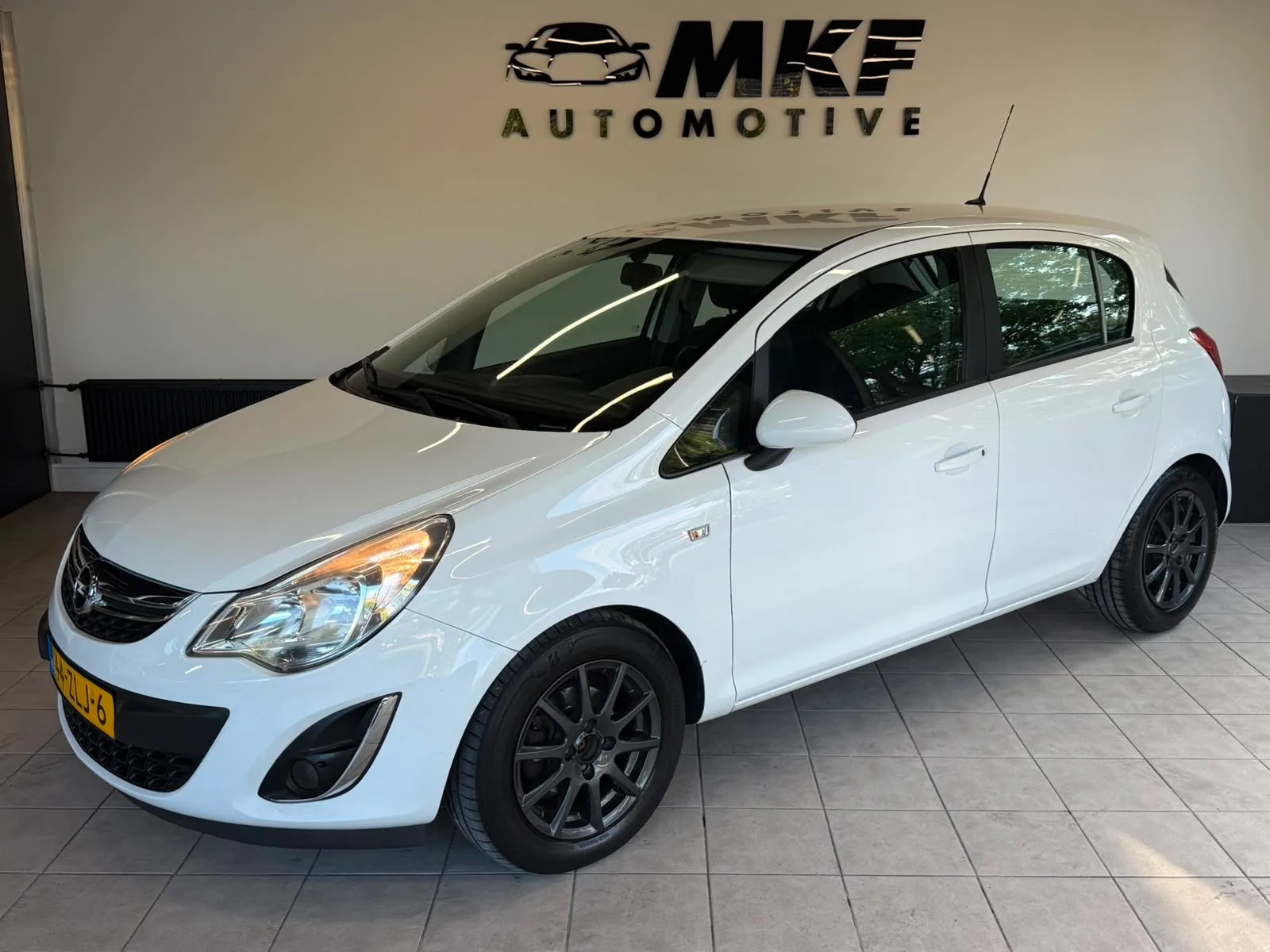 Opel Corsa (2012) — foto 1