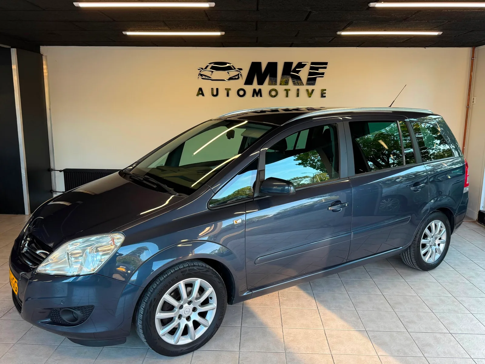 Opel Zafira (2008) — foto 1