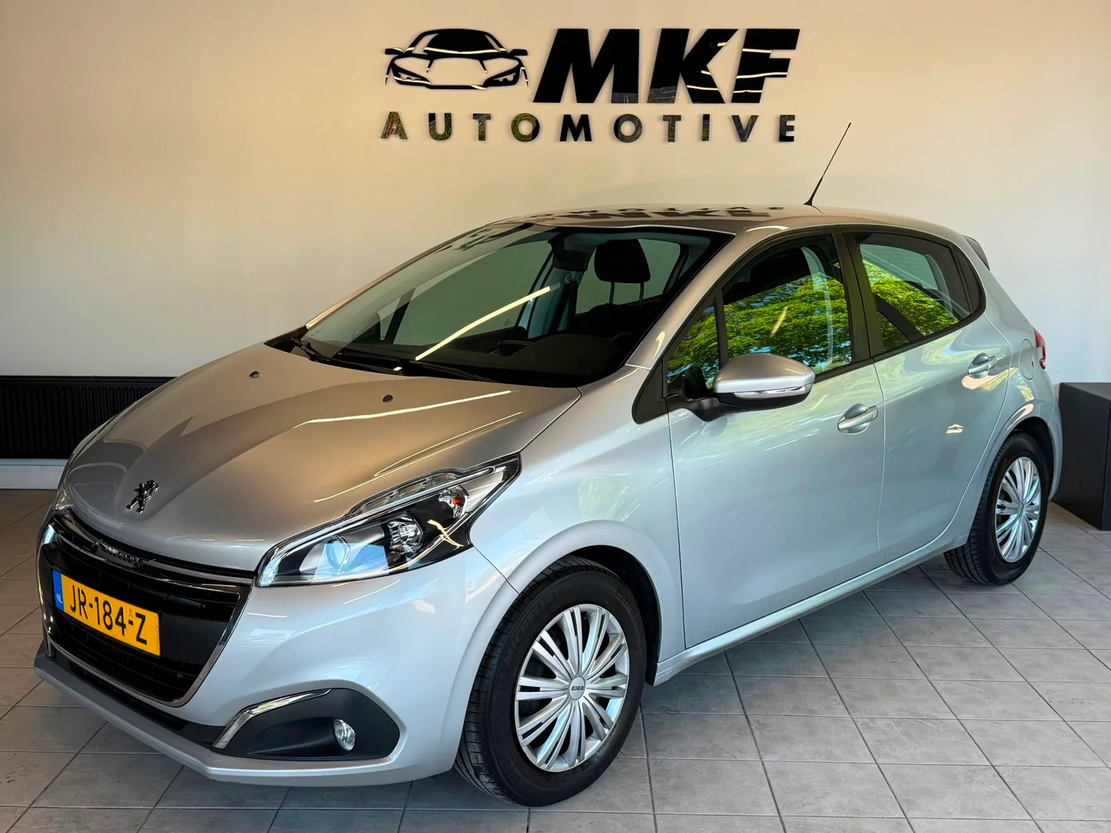 Peugeot 208 (2016) — foto 1