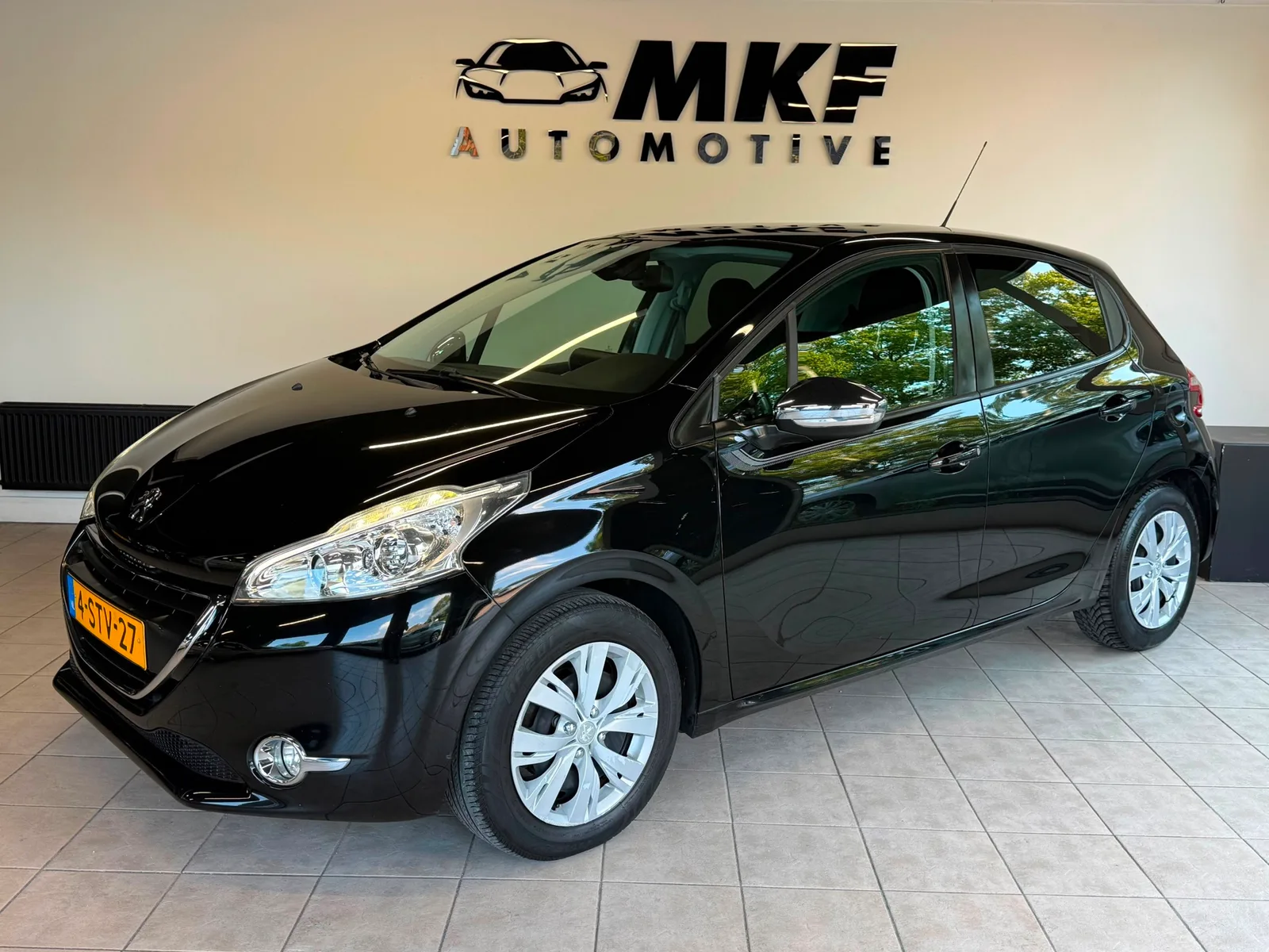Peugeot 208 (2013) — foto 1