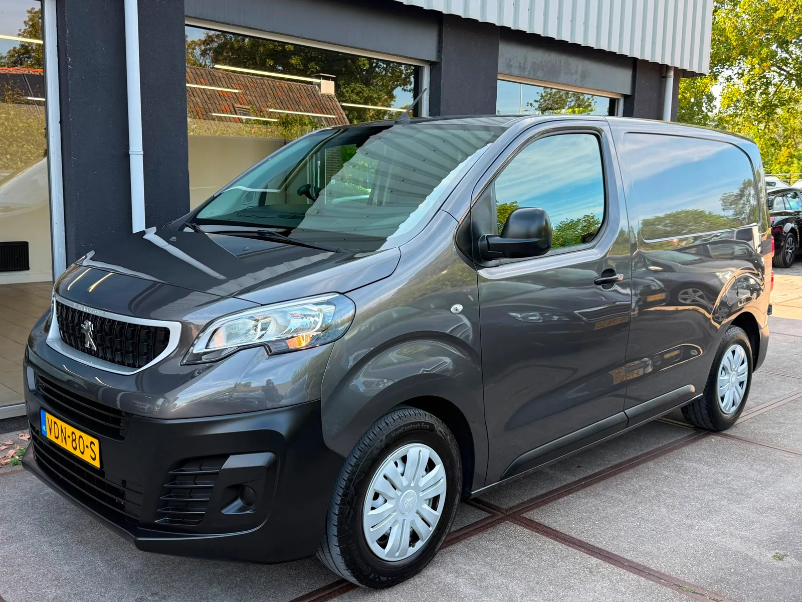 Peugeot Expert (2019) — foto 1