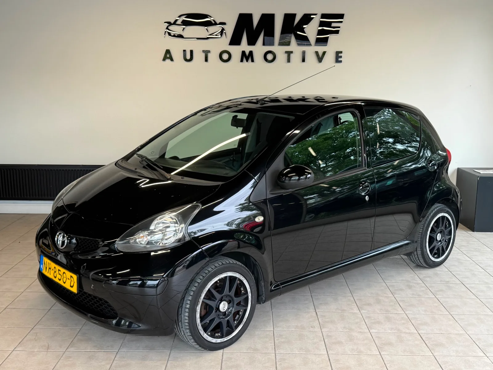 Toyota Aygo (2006) — foto 1