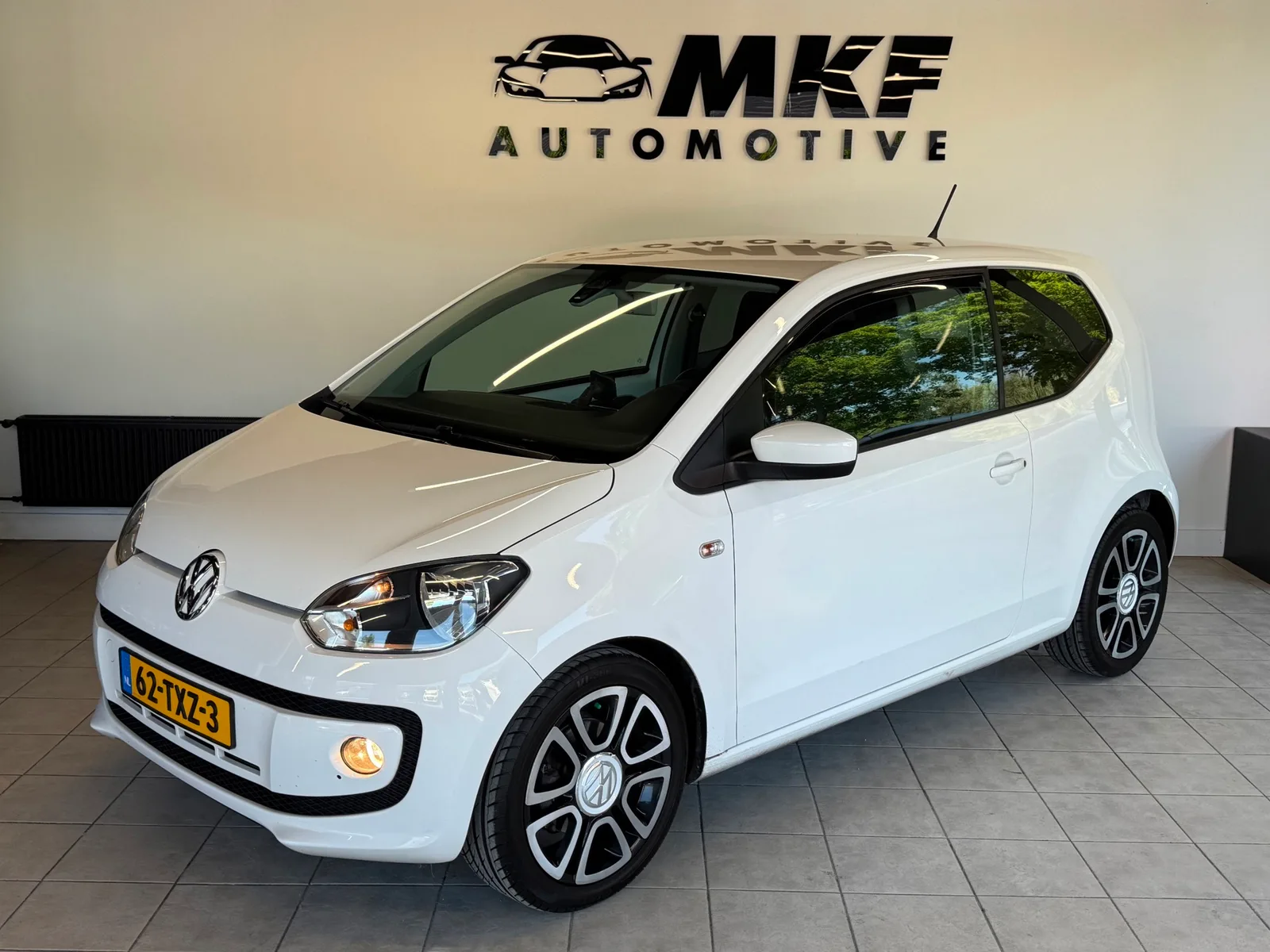 Volkswagen Up! (2012) — foto 1