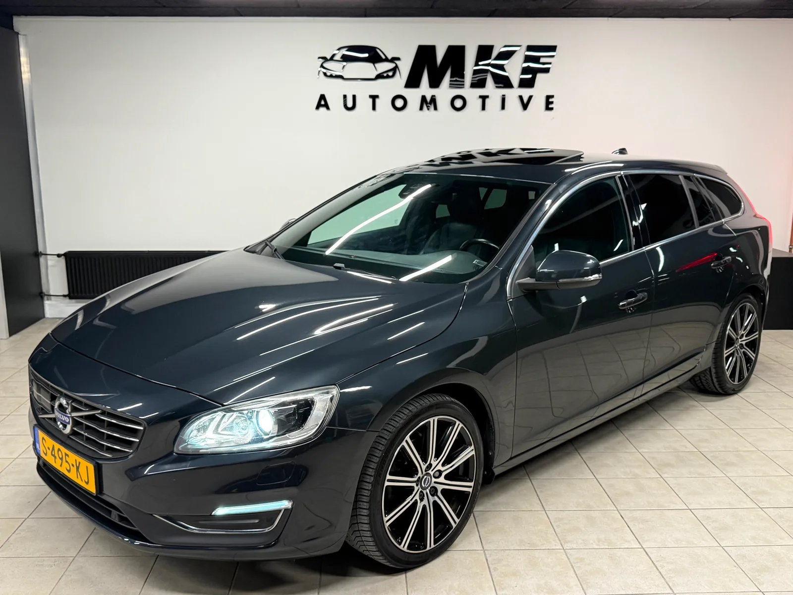 Volvo V60 (2015) — foto 1