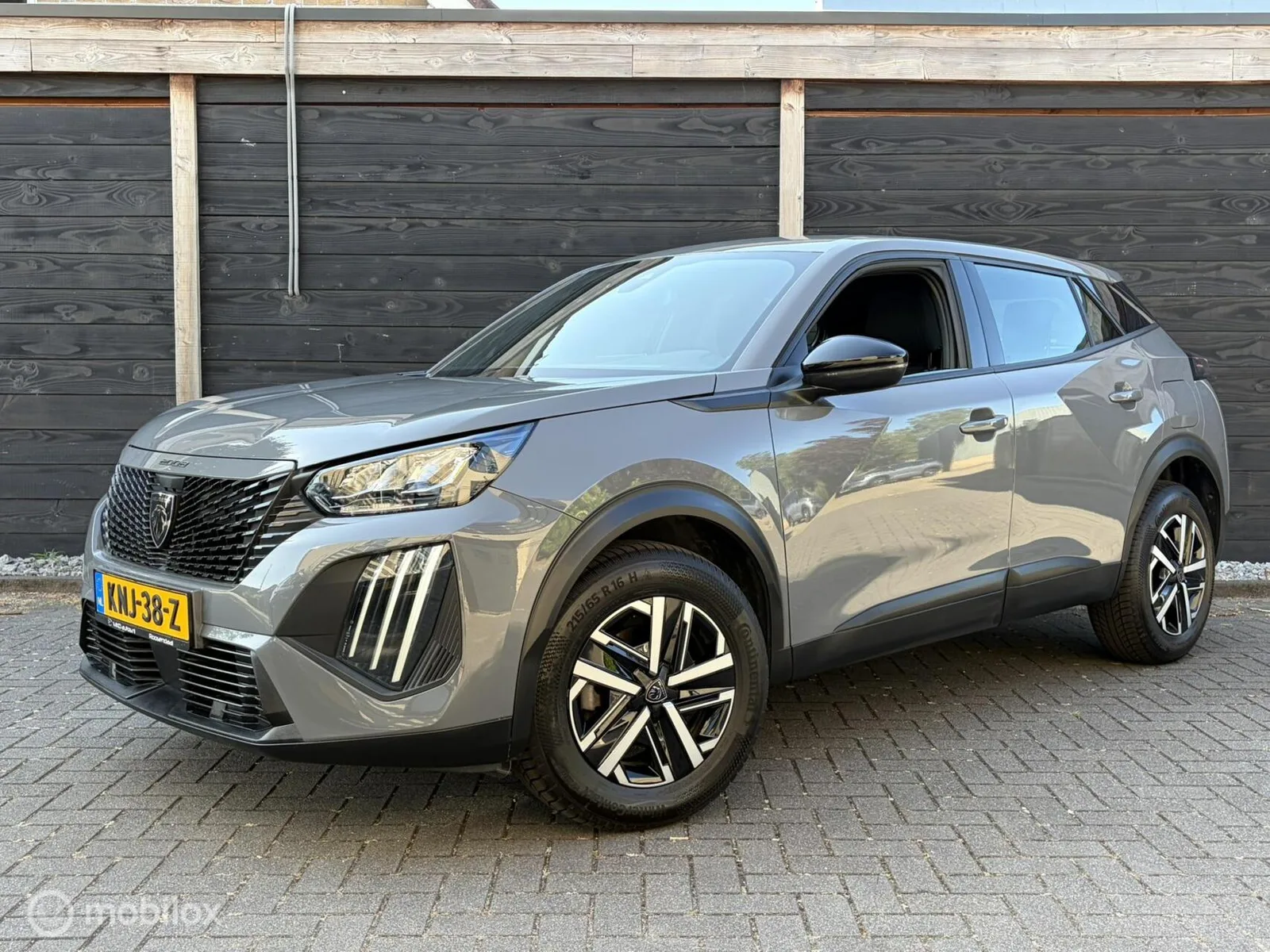 Peugeot 2008 (2023) — foto 1