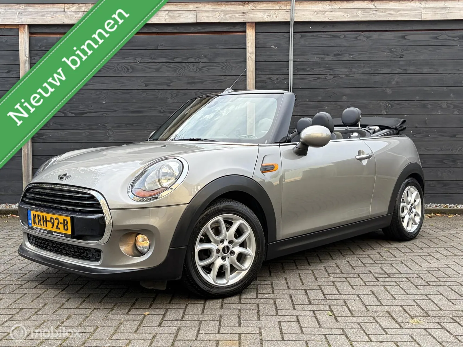 MINI Cabrio (2017) — foto 1