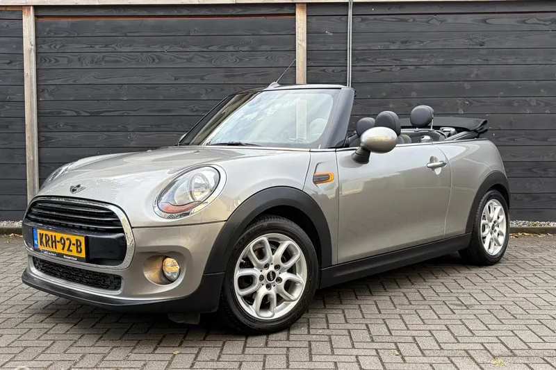 MINI Cabrio (2017)