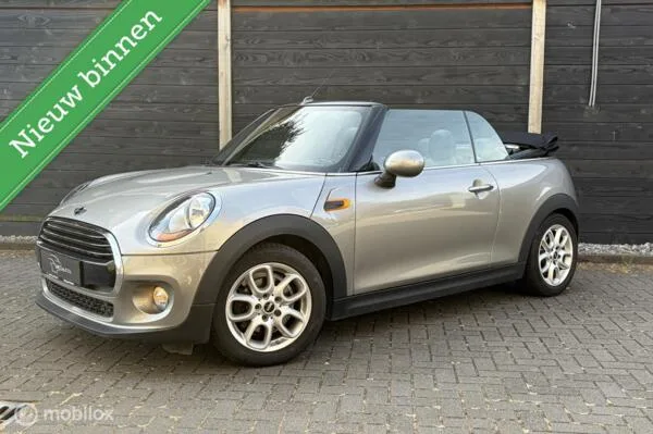MINI Cabrio (2017) — foto 1