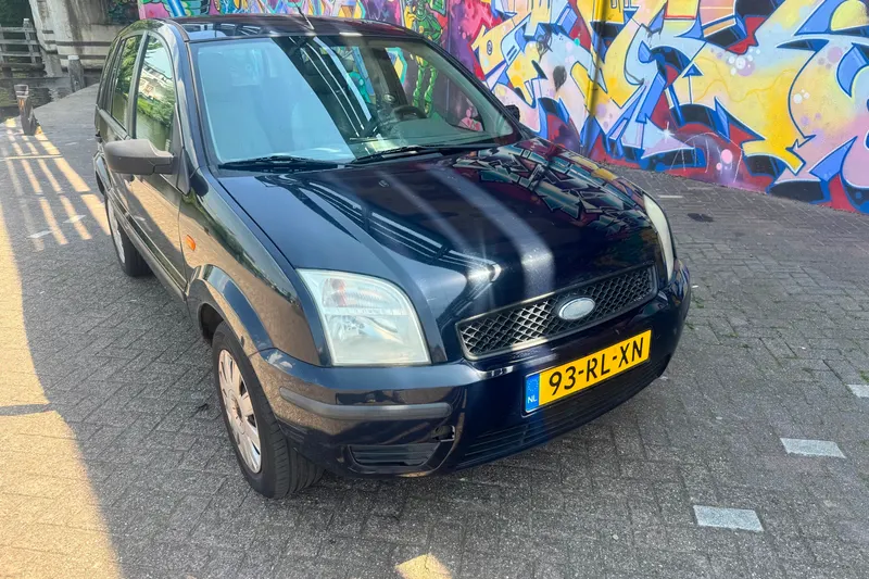 Ford Fusion (2005)