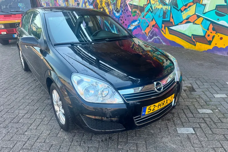 Opel Astra (2009)
